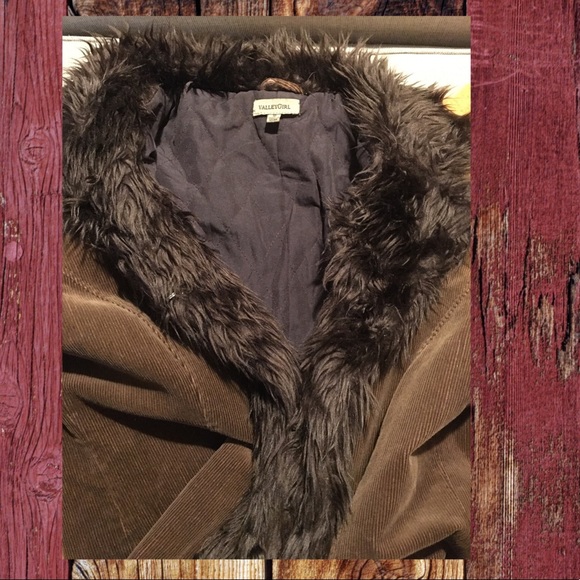*Valley Girl* Vintage faux fur trim corduroy coat - Picture 8 of 11